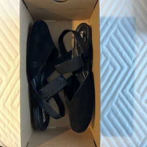 Born Coquille Black Suede Sandal